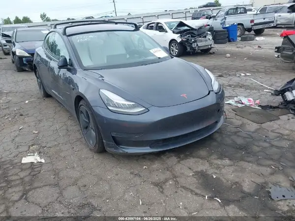 5YJ3E1EB7JF181101 2018 TESLA MODEL 3 - Image 1