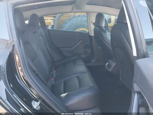 5YJ3E1EB7JF182734 2018 TESLA MODEL 3 - Image 8