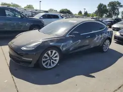 5YJ3E1EB7JF184712 2018 TESLA MODEL 3