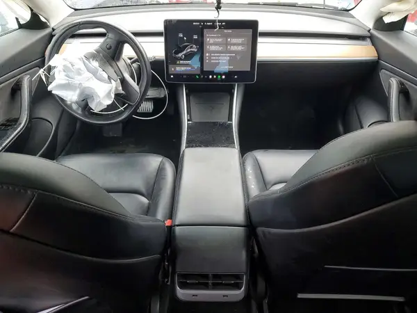 5YJ3E1EB7JF185746 2018 TESLA MODEL 3 - Image 8