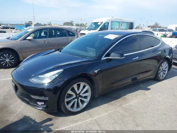 5YJ3E1EB7JF186668 2018 TESLA MODEL 3 - Image 2