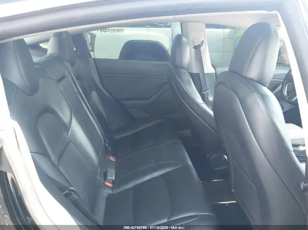 5YJ3E1EB7JF186668 2018 TESLA MODEL 3 - Image 8
