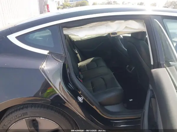 5YJ3E1EB7KF193444 2019 TESLA MODEL 3 - Image 8