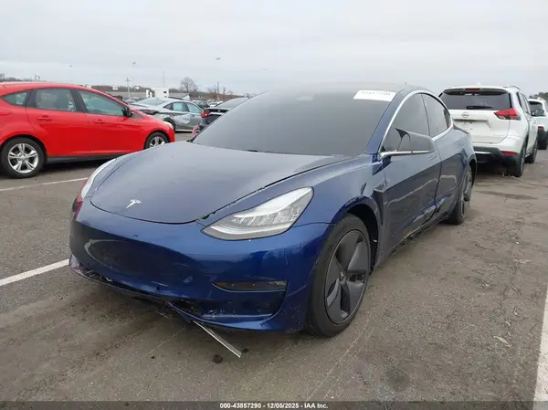 5YJ3E1EB7KF195047 2019 TESLA MODEL 3 - Image 2
