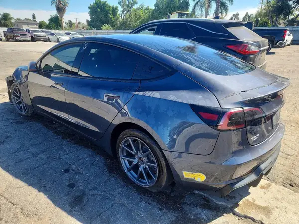 5YJ3E1EB7KF205463 2019 TESLA MODEL 3 - Image 2