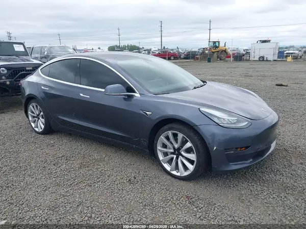 5YJ3E1EB7KF205883 2019 TESLA MODEL 3 - Image 1
