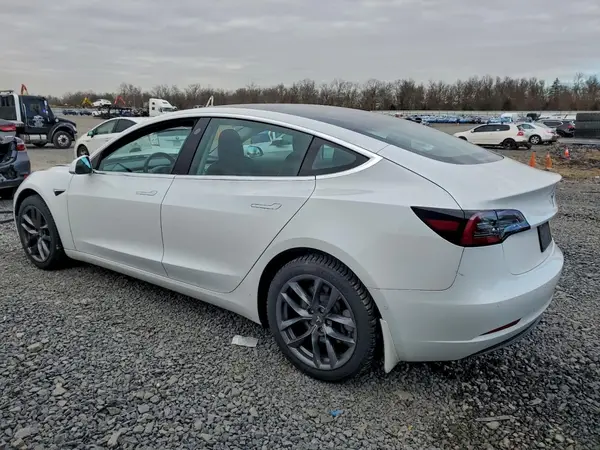 5YJ3E1EB7KF211540 2019 TESLA MODEL 3 - Image 2