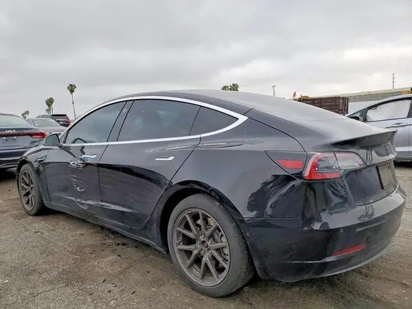 5YJ3E1EB7KF384359 2019 TESLA MODEL 3 - Image 2