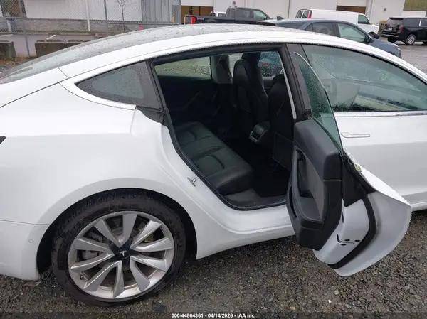 5YJ3E1EB7KF390453 2019 TESLA MODEL 3 - Image 8