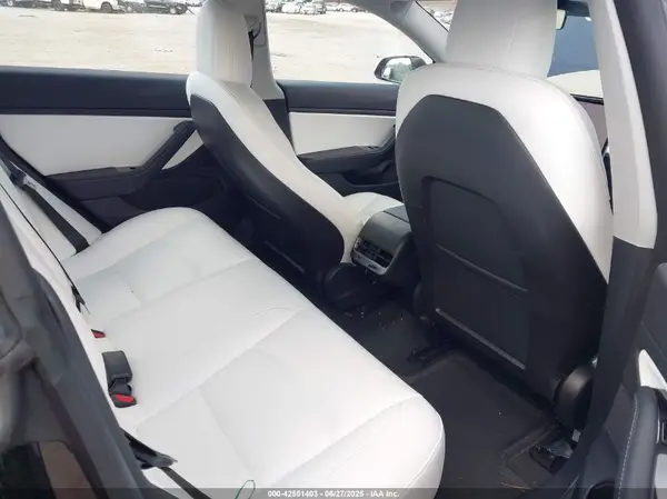 5YJ3E1EB7KF390498 2019 TESLA MODEL 3 - Image 8
