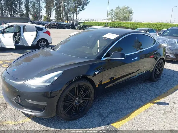 5YJ3E1EB7KF390565 2019 TESLA MODEL 3 - Image 2
