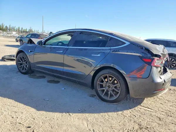 5YJ3E1EB7KF390923 2019 TESLA MODEL 3 - Image 2