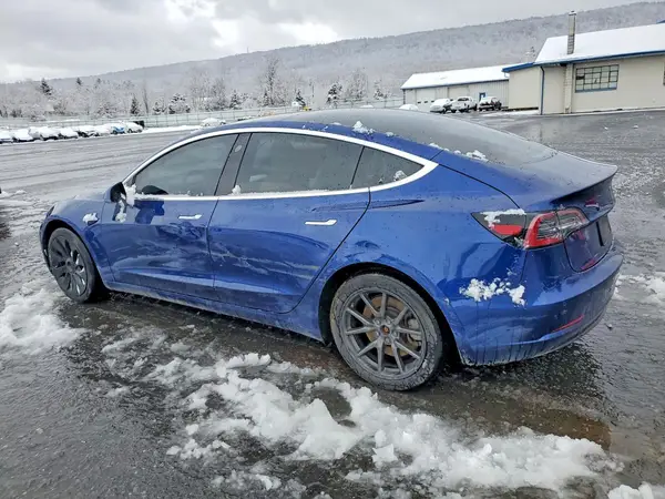 5YJ3E1EB7KF391070 2019 TESLA MODEL 3 - Image 2