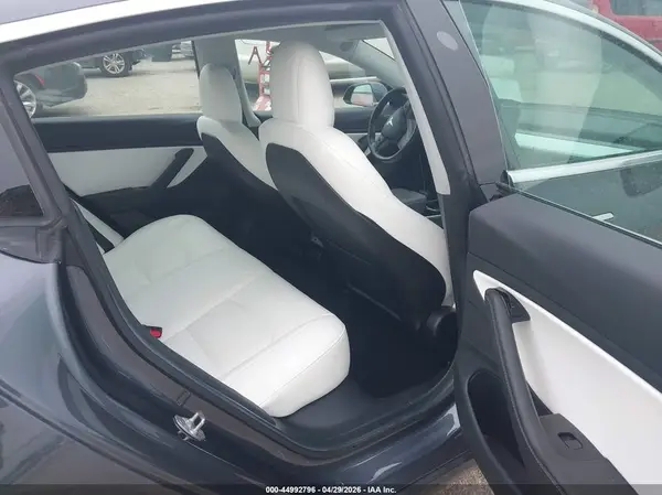 5YJ3E1EB7KF391604 2019 TESLA MODEL 3 - Image 8