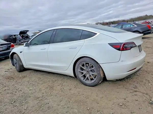5YJ3E1EB7KF406845 2019 TESLA MODEL 3 - Image 2