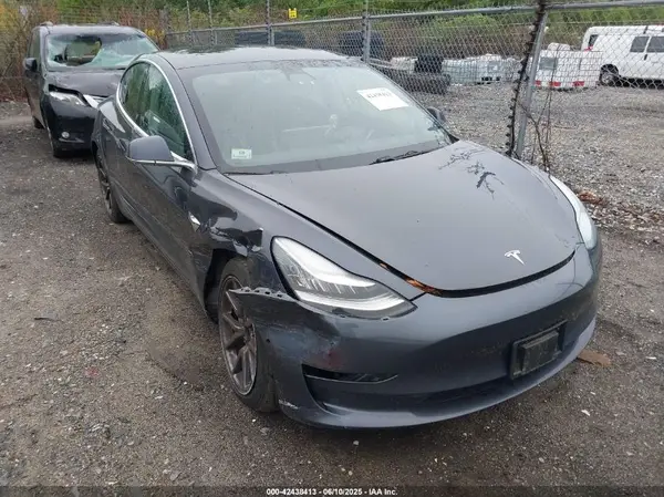 5YJ3E1EB7KF413312 2019 TESLA MODEL 3 - Image 1