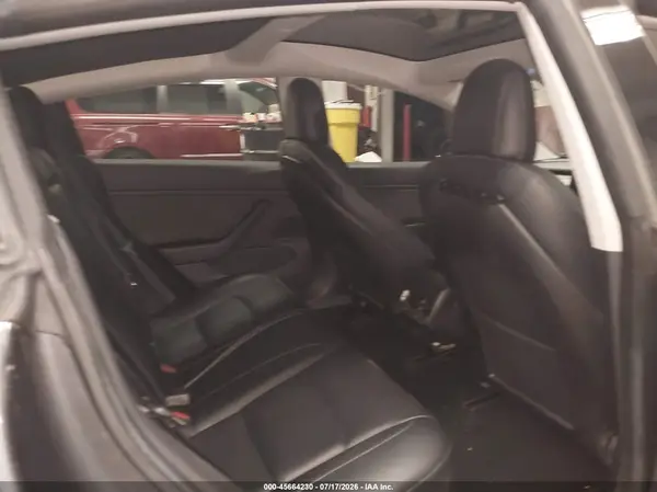 5YJ3E1EB7KF413536 2019 TESLA MODEL 3 - Image 8