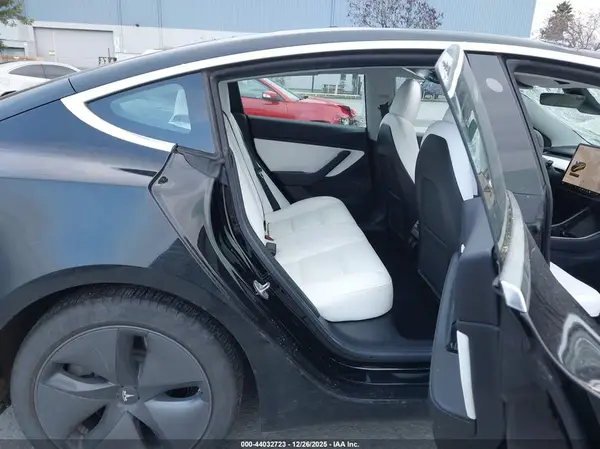 5YJ3E1EB7KF421393 2019 TESLA MODEL 3 - Image 8