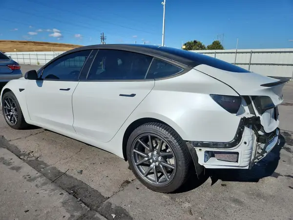 5YJ3E1EB7KF433351 2019 TESLA MODEL 3 - Image 2