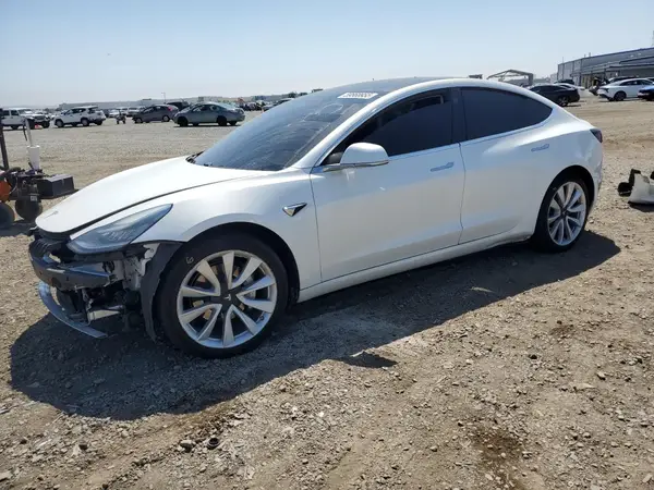 5YJ3E1EB7KF434113 2019 TESLA MODEL 3 - Image 1