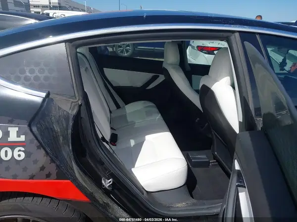 5YJ3E1EB7KF450621 2019 TESLA MODEL 3 - Image 8