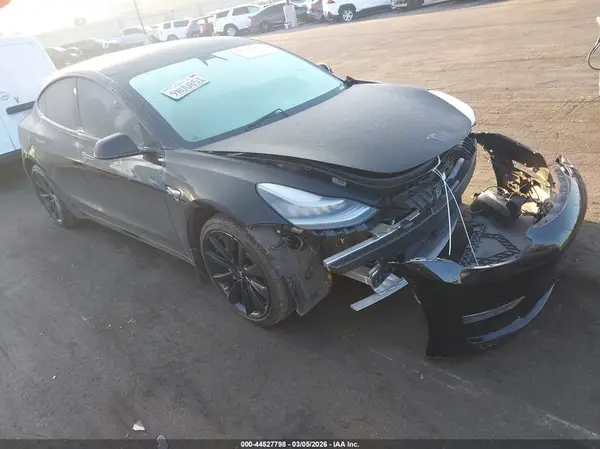 5YJ3E1EB7KF451798 2019 TESLA MODEL 3 - Image 1