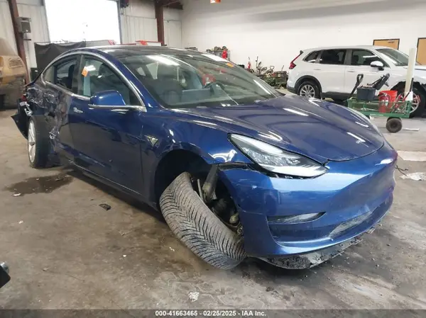 5YJ3E1EB7KF453986 2019 TESLA MODEL 3 - Image 1