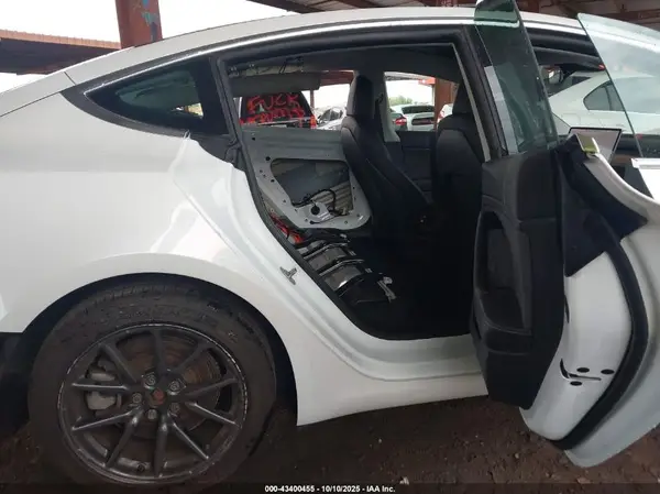 5YJ3E1EB7KF493405 2019 TESLA MODEL 3 - Image 8
