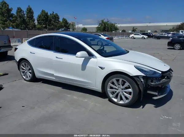 5YJ3E1EB7LF628030 2020 TESLA MODEL 3 - Image 1