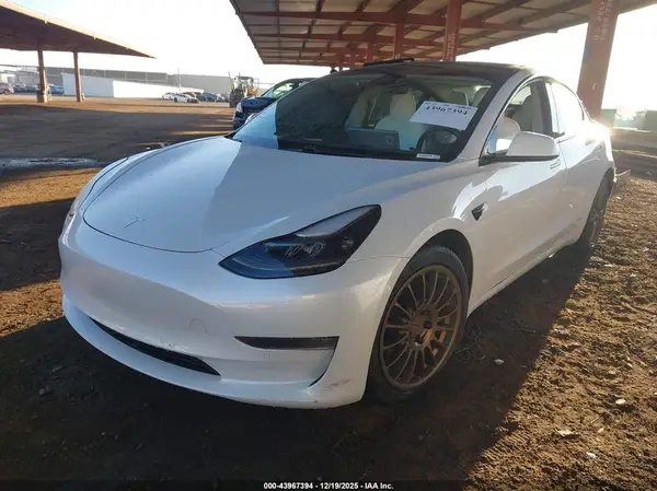 5YJ3E1EB7MF001104 2021 TESLA MODEL 3 - Image 2