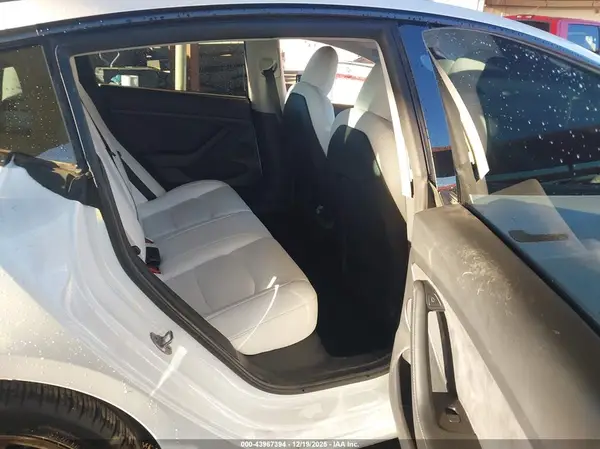 5YJ3E1EB7MF001104 2021 TESLA MODEL 3 - Image 8