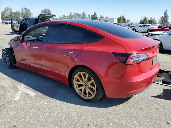 5YJ3E1EB7MF002169 2021 TESLA MODEL 3 - Image 2