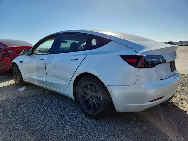 5YJ3E1EB7MF013334 2021 TESLA MODEL 3 - Image 2