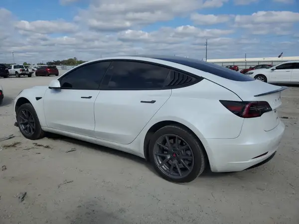 5YJ3E1EB7MF013351 2021 TESLA MODEL 3 - Image 2