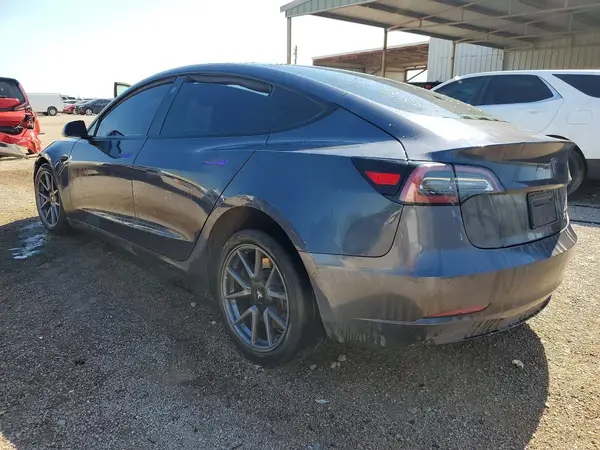 5YJ3E1EB7MF019411 2021 TESLA MODEL 3 - Image 2