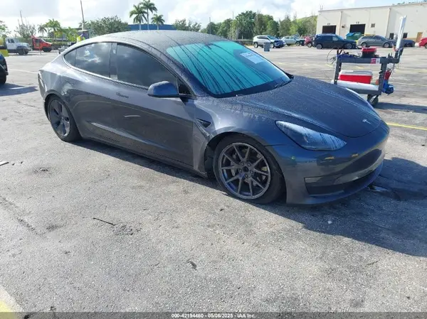 5YJ3E1EB7MF030117 2021 TESLA MODEL 3 - Image 1