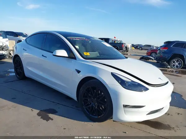 5YJ3E1EB7MF062713 2021 TESLA MODEL 3 - Image 1