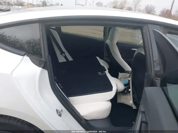 5YJ3E1EB7MF069323 2021 TESLA MODEL 3 - Image 8