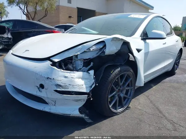 5YJ3E1EB7MF072609 2021 TESLA MODEL 3 - Image 2