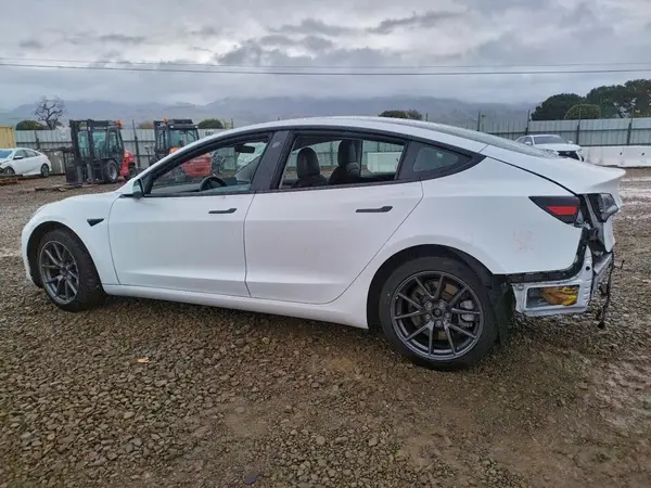 5YJ3E1EB7MF075509 2021 TESLA MODEL 3 - Image 2