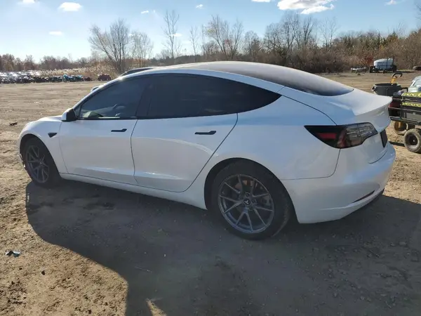 5YJ3E1EB7MF088860 2021 TESLA MODEL 3 - Image 2