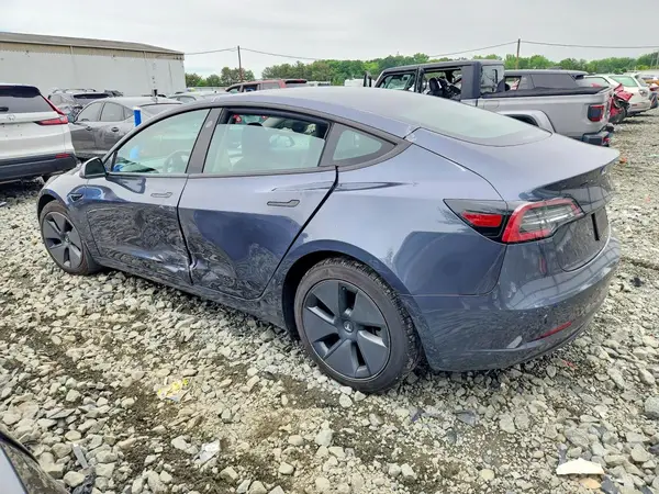 5YJ3E1EB7MF836782 2021 TESLA MODEL 3 - Image 2
