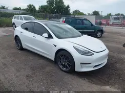 5YJ3E1EB7MF852786 2021 TESLA MODEL 3