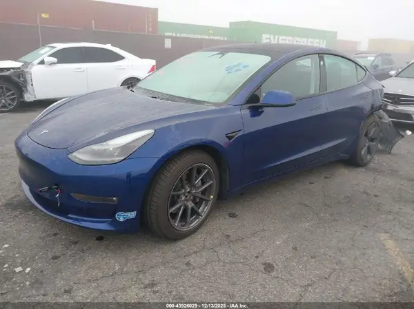 5YJ3E1EB7MF875775 2021 TESLA MODEL 3 - Image 2