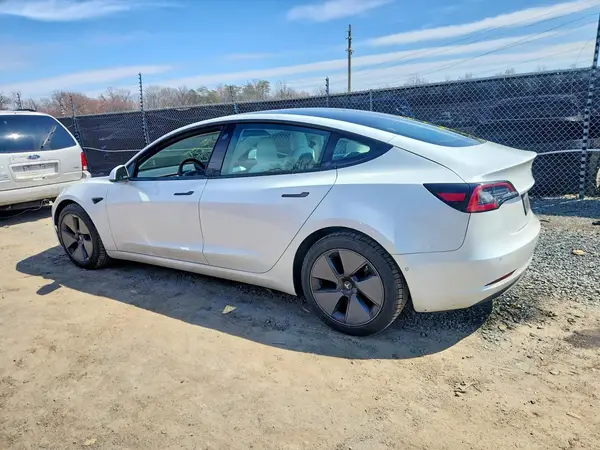 5YJ3E1EB7MF925249 2021 TESLA MODEL 3 - Image 2