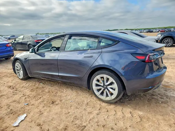 5YJ3E1EB7MF975911 2021 TESLA MODEL 3 - Image 2