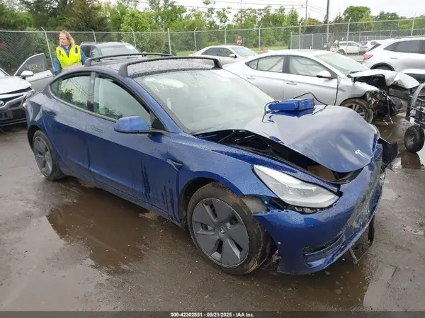 5YJ3E1EB7MF979876 2021 TESLA MODEL 3 - Image 1