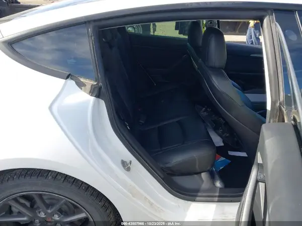 5YJ3E1EB7MF998654 2021 TESLA MODEL 3 - Image 8