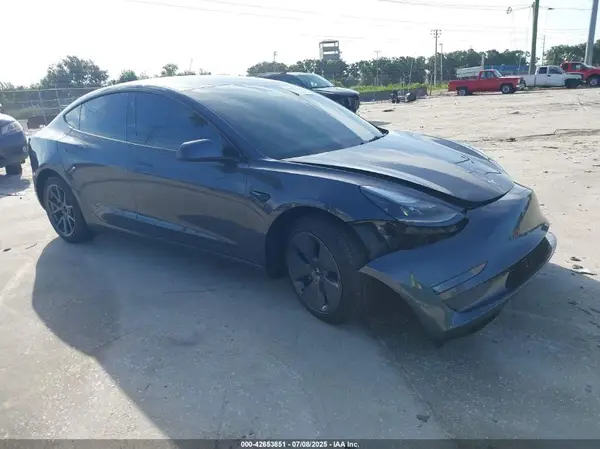 5YJ3E1EB7NF103682 2022 TESLA MODEL 3 - Image 1