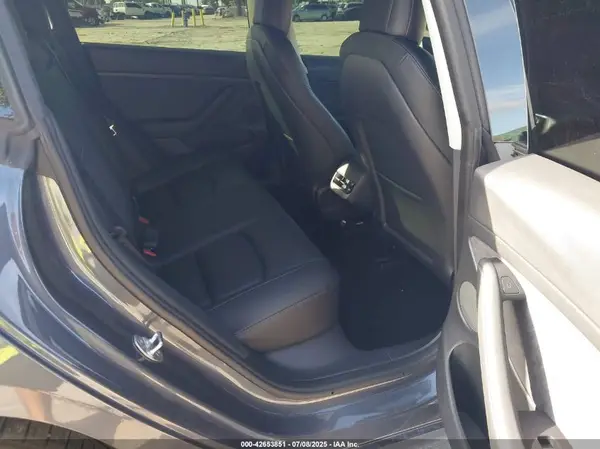 5YJ3E1EB7NF103682 2022 TESLA MODEL 3 - Image 8